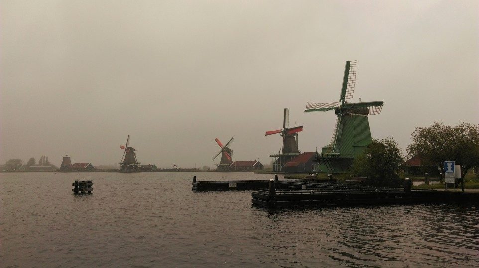 amsterdam zaanse schans treno caricare bicicletta