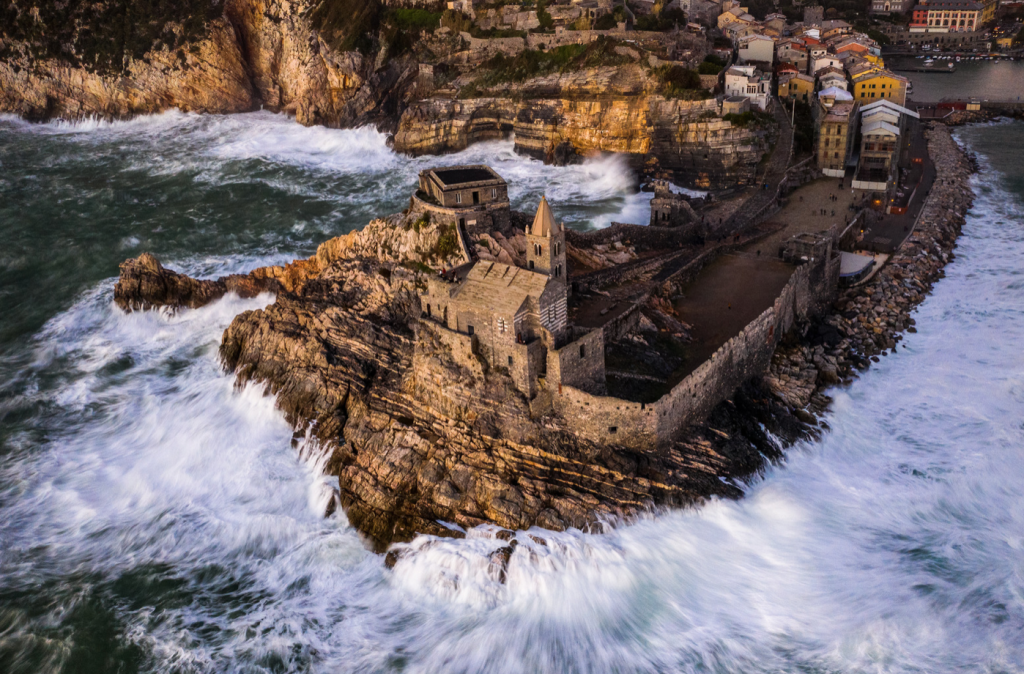 La grotta di Lord Byron a Portovenere - Viaggi Low Cost